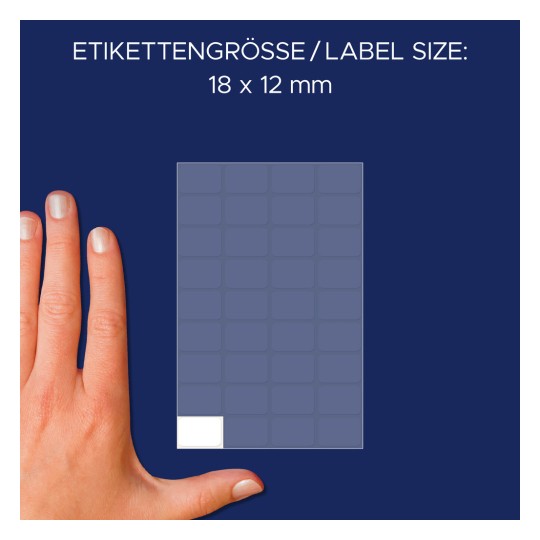 Størrelsessammenligning med hånd, artikkel: 3042, ett ark flerbruksetiketter, format: 18 x 12 mm, farge: hvit.