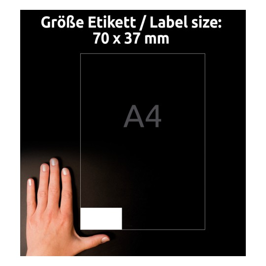 Størrelsessammenligning med hånd, Artikkel: 3474-10, ett ark med etiketter, Hjemmekontor, småpakning, Format: 70 x 37 mm, Farge: Hvit?