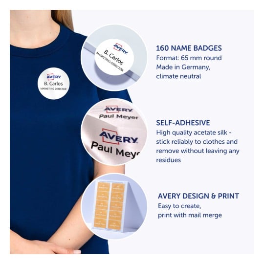 Bildet viser navneskilt for Avery-produkter, med en person som har på seg en blå skjorte med et synlig skilt som viser 'B. Carlos, MARKEDSDIREKTØR'. Designet inkluderer informasjon om skiltene, som antall, materiale og funksjoner som selvklebing og enkel utskrift.