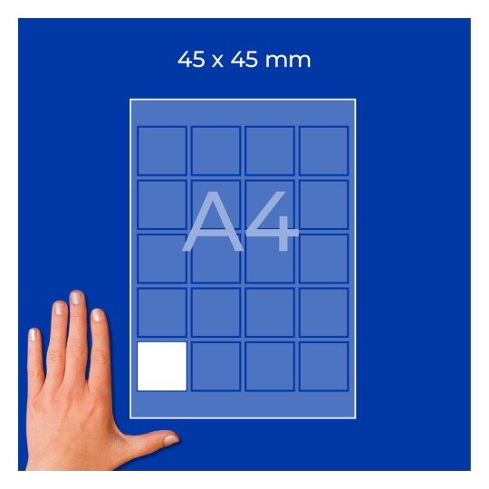 Hånd ved siden av A4-arkmockup med 45×45 mm rutenett og én hvit firkant?