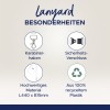 Bildet viser en nøkkelbånd med vektlegging på dens egenskaper: karabinkrok, sikkerhetslås, høykvalitetsmateriale (L440 x B15 mm), og laget av 100% resirkulert plast.