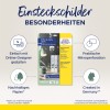 Bildet viser en produktpakke for Avery Zweckform Office & Home Labels. Den fremhever funksjoner som online designmuligheter, mikroperforering og bærekraftig papirbruk. Designet inkluderer visuelle ikoner og tekst på tysk, rettet mot kontororganisering og bruk av etiketter.